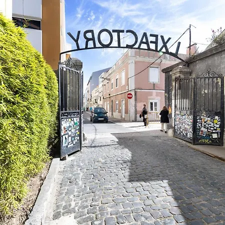 Апартаменти Lxfactory Terrace Loft Лісабон